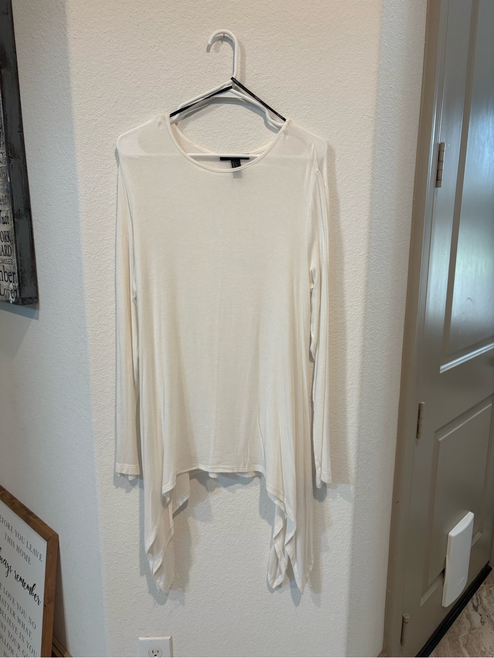Forever 21 Ivory White Sharkbite Tunic Top - Size L